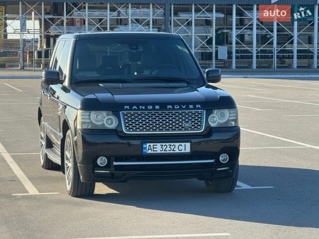 Чорний Ленд Ровер Рендж Ровер, об'ємом двигуна 5 л та пробігом 157 тис. км за 17999 $, фото 4 на Automoto.ua