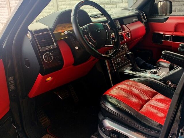 Черный Ленд Ровер Рендж Ровер, объемом двигателя 5 л и пробегом 244 тыс. км за 16000 $, фото 2 на Automoto.ua