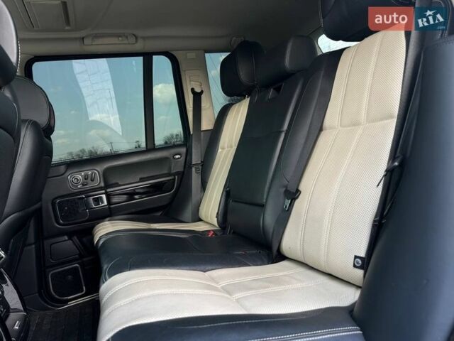 Чорний Ленд Ровер Рендж Ровер, об'ємом двигуна 5 л та пробігом 179 тис. км за 15800 $, фото 17 на Automoto.ua