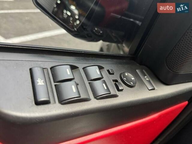 Чорний Ленд Ровер Рендж Ровер, об'ємом двигуна 5 л та пробігом 202 тис. км за 19990 $, фото 7 на Automoto.ua