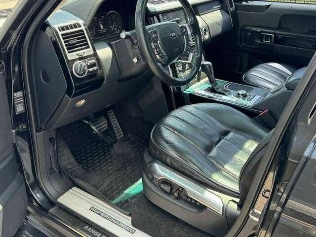 Черный Ленд Ровер Рендж Ровер, объемом двигателя 5 л и пробегом 156 тыс. км за 12500 $, фото 1 на Automoto.ua