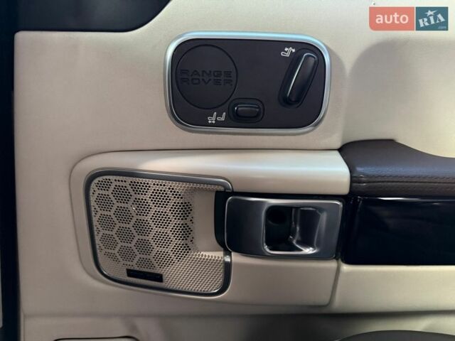 Чорний Ленд Ровер Рендж Ровер, об'ємом двигуна 3.63 л та пробігом 327 тис. км за 14900 $, фото 7 на Automoto.ua