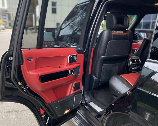 Чорний Ленд Ровер Рендж Ровер, об'ємом двигуна 5 л та пробігом 200 тис. км за 19500 $, фото 14 на Automoto.ua