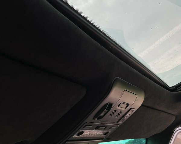 Чорний Ленд Ровер Рендж Ровер, об'ємом двигуна 5 л та пробігом 322 тис. км за 18000 $, фото 24 на Automoto.ua