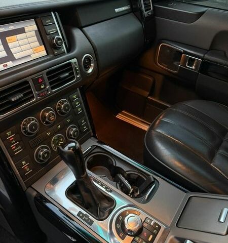 Черный Ленд Ровер Рендж Ровер, объемом двигателя 5 л и пробегом 286 тыс. км за 14900 $, фото 8 на Automoto.ua