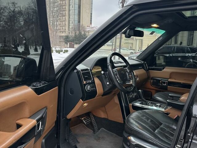 Чорний Ленд Ровер Рендж Ровер, об'ємом двигуна 5 л та пробігом 220 тис. км за 15000 $, фото 8 на Automoto.ua