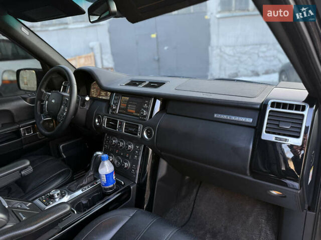 Черный Ленд Ровер Рендж Ровер, объемом двигателя 5 л и пробегом 215 тыс. км за 13500 $, фото 19 на Automoto.ua