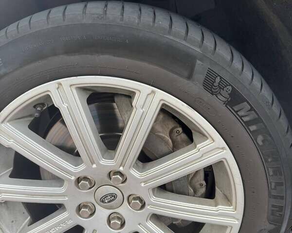 Чорний Ленд Ровер Рендж Ровер, об'ємом двигуна 5 л та пробігом 348 тис. км за 14700 $, фото 10 на Automoto.ua