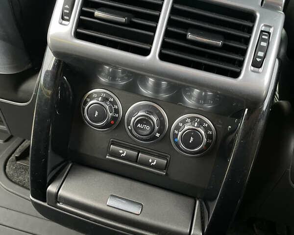 Чорний Ленд Ровер Рендж Ровер, об'ємом двигуна 5 л та пробігом 322 тис. км за 18000 $, фото 22 на Automoto.ua