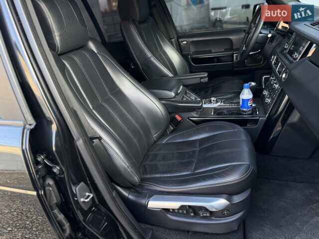 Черный Ленд Ровер Рендж Ровер, объемом двигателя 5 л и пробегом 215 тыс. км за 13500 $, фото 12 на Automoto.ua