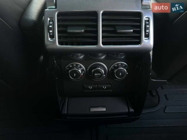 Чорний Ленд Ровер Рендж Ровер, об'ємом двигуна 5 л та пробігом 179 тис. км за 15800 $, фото 19 на Automoto.ua