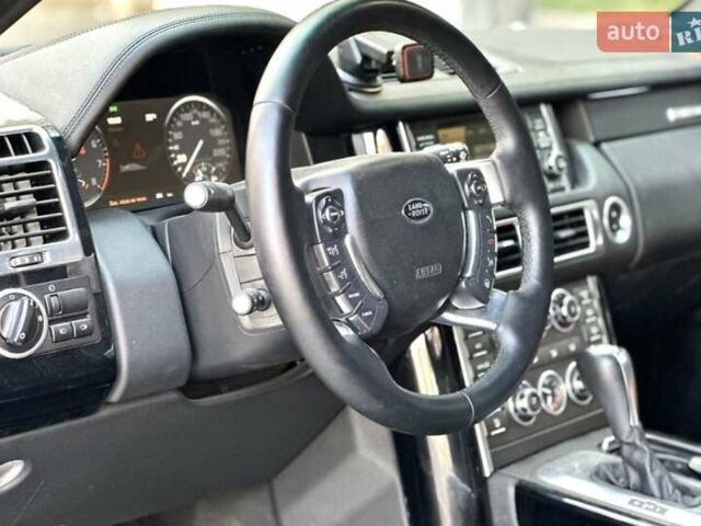 Чорний Ленд Ровер Рендж Ровер, об'ємом двигуна 5 л та пробігом 195 тис. км за 21000 $, фото 22 на Automoto.ua