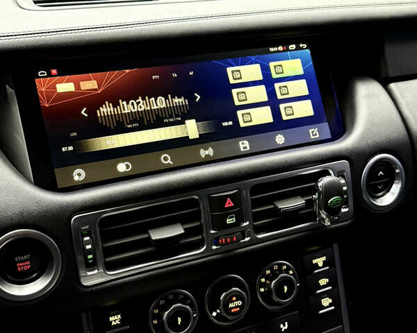 Черный Ленд Ровер Рендж Ровер, объемом двигателя 5 л и пробегом 294 тыс. км за 17000 $, фото 17 на Automoto.ua