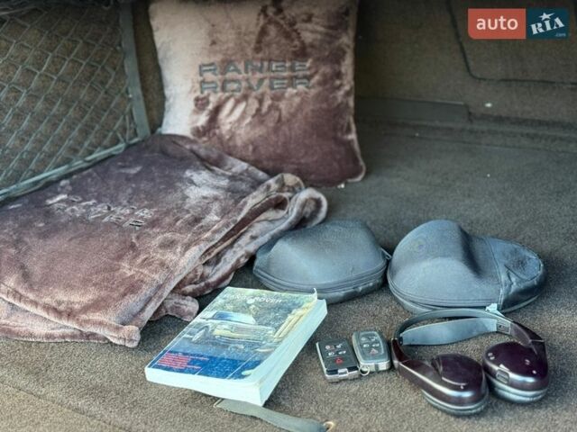 Чорний Ленд Ровер Рендж Ровер, об'ємом двигуна 3.63 л та пробігом 327 тис. км за 14900 $, фото 19 на Automoto.ua