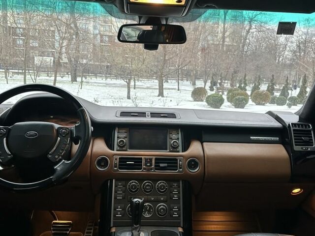 Чорний Ленд Ровер Рендж Ровер, об'ємом двигуна 5 л та пробігом 220 тис. км за 15000 $, фото 10 на Automoto.ua