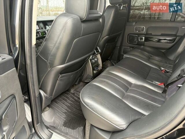 Черный Ленд Ровер Рендж Ровер, объемом двигателя 5 л и пробегом 220 тыс. км за 14000 $, фото 17 на Automoto.ua