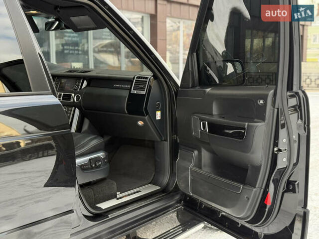 Чорний Ленд Ровер Рендж Ровер, об'ємом двигуна 5 л та пробігом 212 тис. км за 13999 $, фото 26 на Automoto.ua
