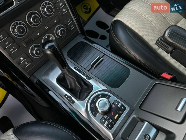 Чорний Ленд Ровер Рендж Ровер, об'ємом двигуна 5 л та пробігом 179 тис. км за 15800 $, фото 15 на Automoto.ua