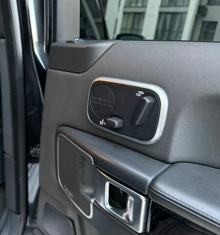 Черный Ленд Ровер Рендж Ровер, объемом двигателя 5 л и пробегом 286 тыс. км за 14900 $, фото 18 на Automoto.ua