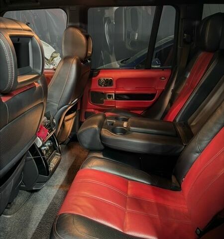 Чорний Ленд Ровер Рендж Ровер, об'ємом двигуна 3.63 л та пробігом 330 тис. км за 21500 $, фото 10 на Automoto.ua