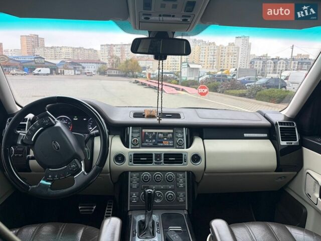 Чорний Ленд Ровер Рендж Ровер, об'ємом двигуна 5 л та пробігом 221 тис. км за 14200 $, фото 37 на Automoto.ua