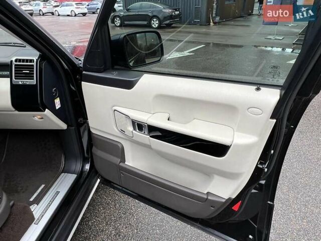 Чорний Ленд Ровер Рендж Ровер, об'ємом двигуна 5 л та пробігом 182 тис. км за 15999 $, фото 15 на Automoto.ua