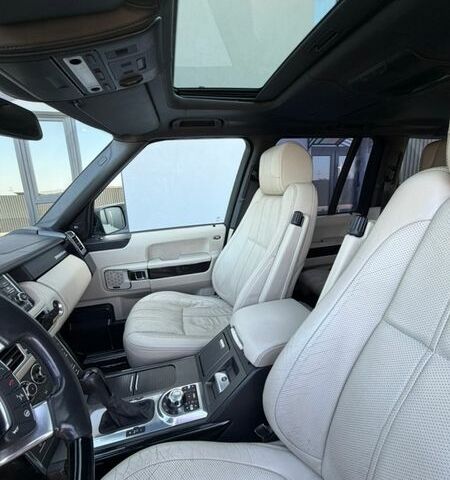 Чорний Ленд Ровер Рендж Ровер, об'ємом двигуна 5 л та пробігом 181 тис. км за 17999 $, фото 40 на Automoto.ua