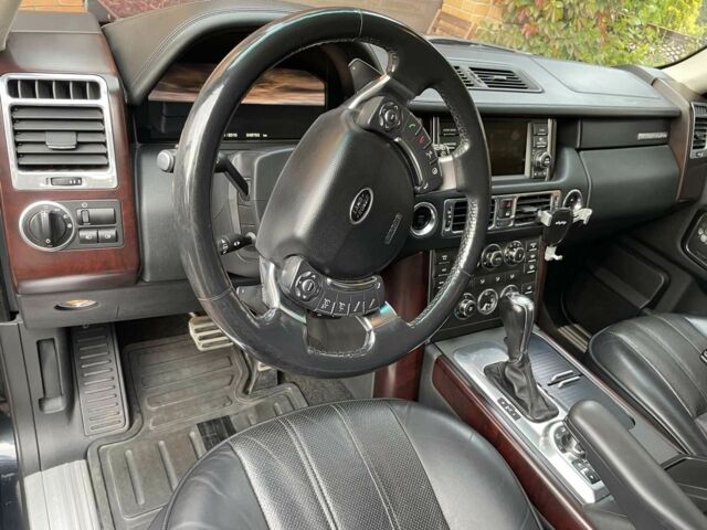 Черный Ленд Ровер Рендж Ровер, объемом двигателя 5 л и пробегом 250 тыс. км за 19800 $, фото 6 на Automoto.ua