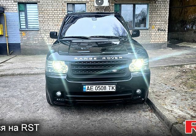 Чорний Ленд Ровер Рендж Ровер, об'ємом двигуна 5 л та пробігом 135 тис. км за 23500 $, фото 2 на Automoto.ua