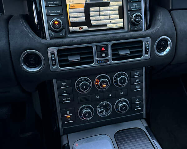 Чорний Ленд Ровер Рендж Ровер, об'ємом двигуна 4.37 л та пробігом 246 тис. км за 17777 $, фото 25 на Automoto.ua