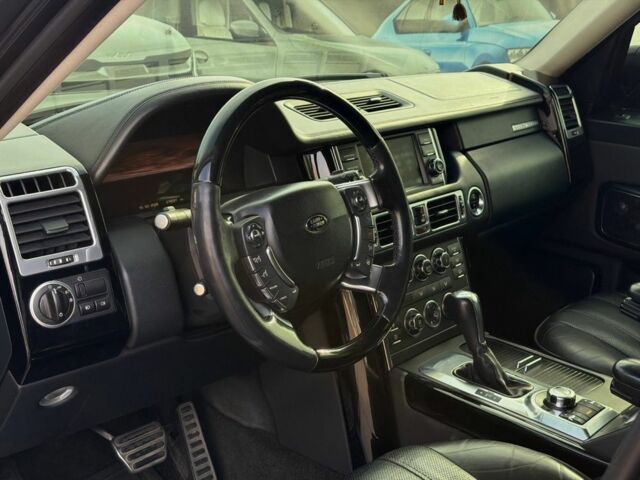 Чорний Ленд Ровер Рендж Ровер, об'ємом двигуна 5 л та пробігом 276 тис. км за 15000 $, фото 4 на Automoto.ua