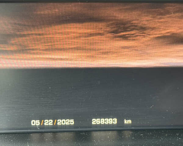 Черный Ленд Ровер Рендж Ровер, объемом двигателя 5 л и пробегом 268 тыс. км за 20000 $, фото 13 на Automoto.ua