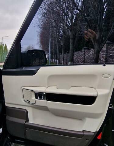 Чорний Ленд Ровер Рендж Ровер, об'ємом двигуна 5 л та пробігом 186 тис. км за 18700 $, фото 11 на Automoto.ua