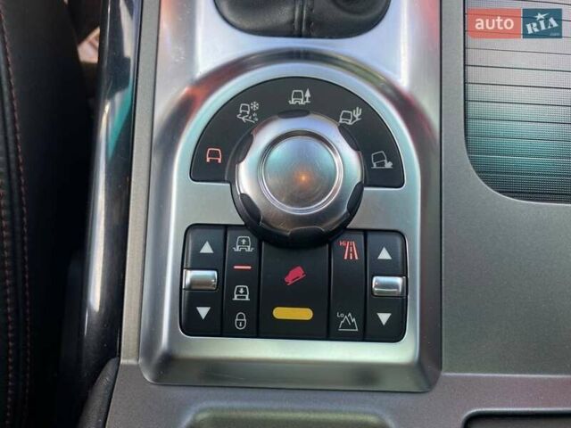 Чорний Ленд Ровер Рендж Ровер, об'ємом двигуна 5 л та пробігом 231 тис. км за 19500 $, фото 18 на Automoto.ua