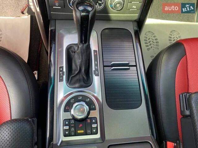 Чорний Ленд Ровер Рендж Ровер, об'ємом двигуна 5 л та пробігом 231 тис. км за 19500 $, фото 17 на Automoto.ua