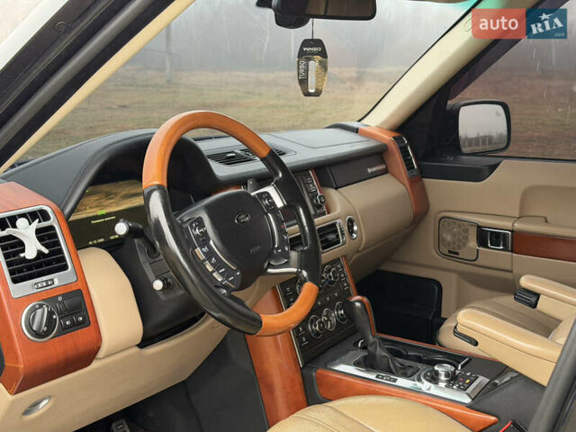Черный Ленд Ровер Рендж Ровер, объемом двигателя 5 л и пробегом 195 тыс. км за 16000 $, фото 10 на Automoto.ua