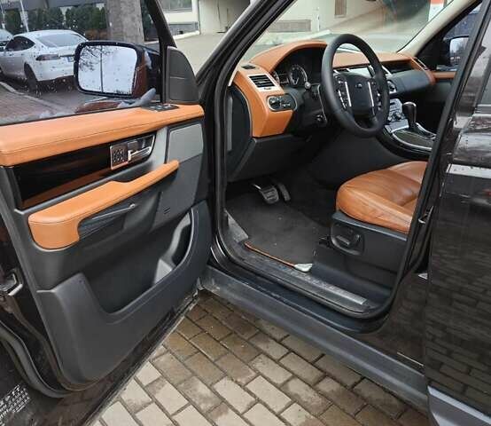 Черный Ленд Ровер Рендж Ровер, объемом двигателя 5 л и пробегом 210 тыс. км за 17000 $, фото 13 на Automoto.ua