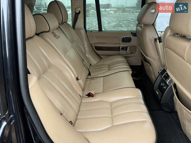 Чорний Ленд Ровер Рендж Ровер, об'ємом двигуна 4.37 л та пробігом 390 тис. км за 20500 $, фото 13 на Automoto.ua