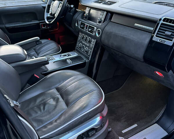 Чорний Ленд Ровер Рендж Ровер, об'ємом двигуна 4.37 л та пробігом 246 тис. км за 17777 $, фото 16 на Automoto.ua