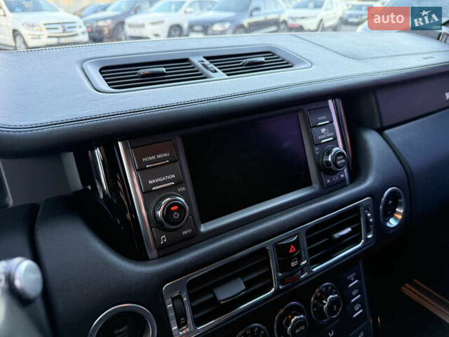 Чорний Ленд Ровер Рендж Ровер, об'ємом двигуна 4.39 л та пробігом 186 тис. км за 19600 $, фото 45 на Automoto.ua