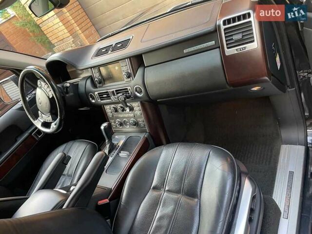 Черный Ленд Ровер Рендж Ровер, объемом двигателя 5 л и пробегом 250 тыс. км за 17700 $, фото 18 на Automoto.ua
