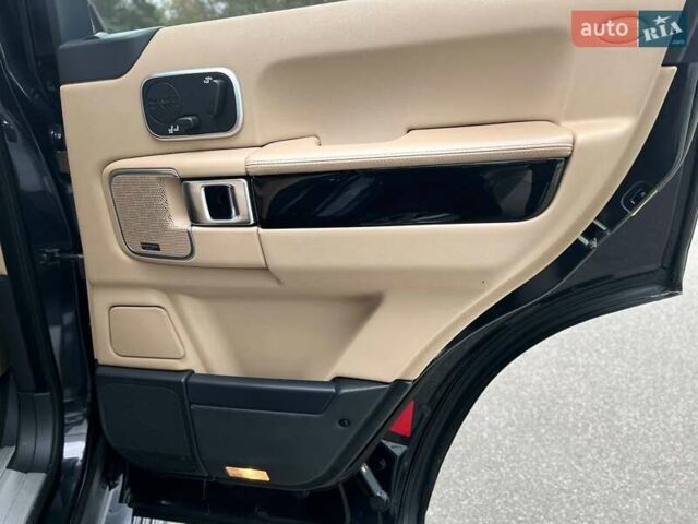 Черный Ленд Ровер Рендж Ровер, объемом двигателя 5 л и пробегом 164 тыс. км за 18400 $, фото 40 на Automoto.ua