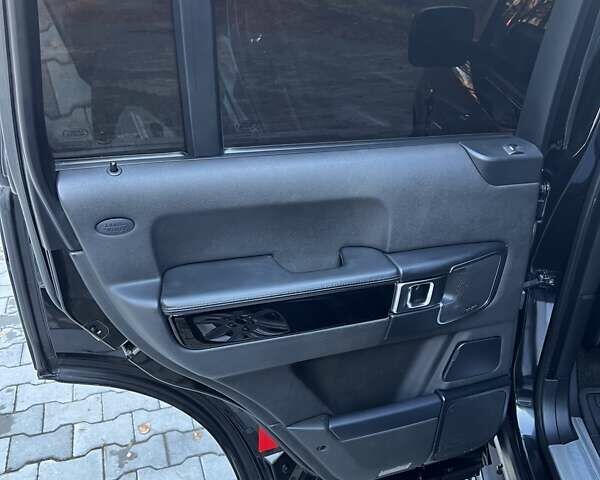 Чорний Ленд Ровер Рендж Ровер, об'ємом двигуна 5 л та пробігом 237 тис. км за 14999 $, фото 9 на Automoto.ua