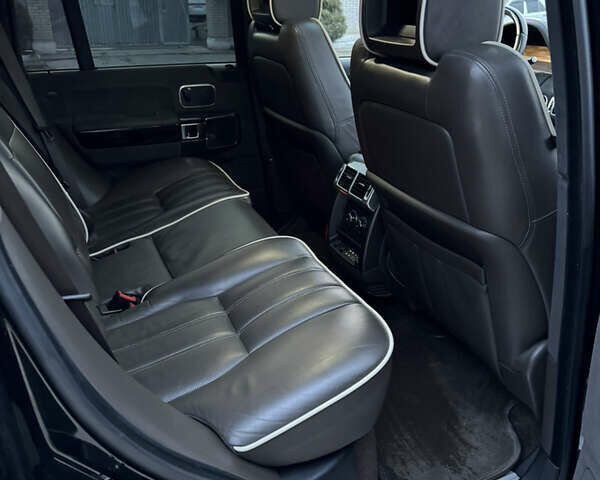 Чорний Ленд Ровер Рендж Ровер, об'ємом двигуна 4.37 л та пробігом 246 тис. км за 17777 $, фото 17 на Automoto.ua