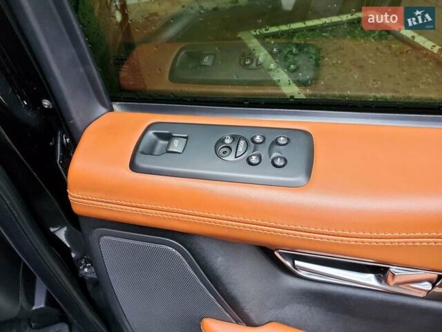 Черный Ленд Ровер Рендж Ровер, объемом двигателя 5 л и пробегом 235 тыс. км за 15000 $, фото 14 на Automoto.ua