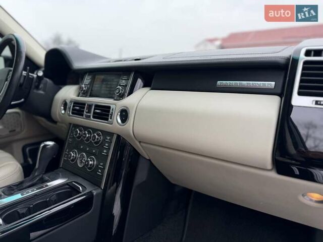 Чорний Ленд Ровер Рендж Ровер, об'ємом двигуна 5 л та пробігом 163 тис. км за 11990 $, фото 25 на Automoto.ua