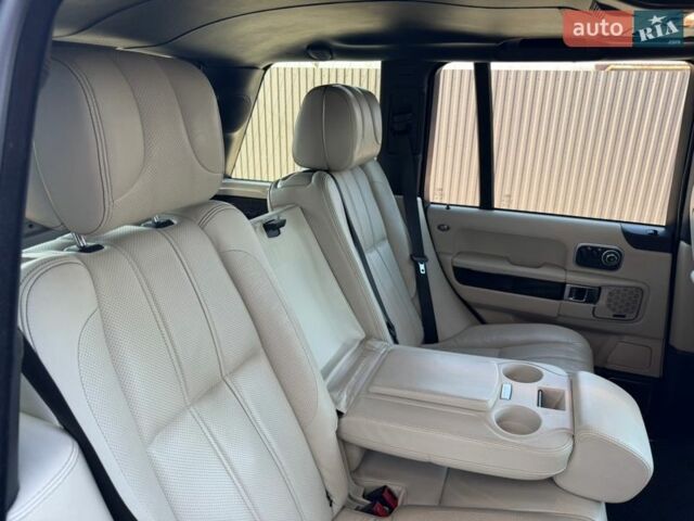 Чорний Ленд Ровер Рендж Ровер, об'ємом двигуна 5 л та пробігом 181 тис. км за 17999 $, фото 25 на Automoto.ua