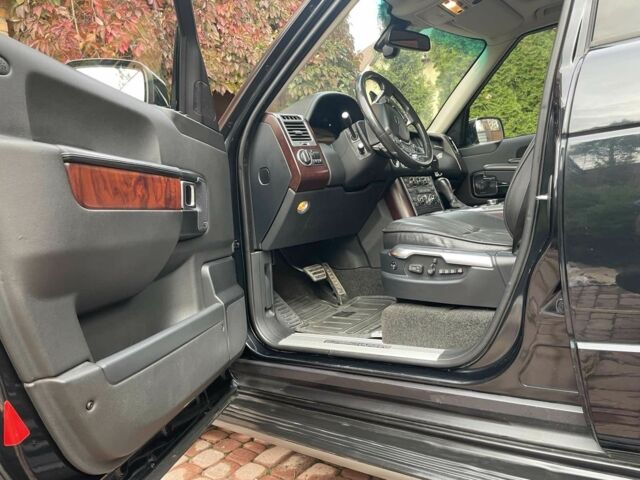 Черный Ленд Ровер Рендж Ровер, объемом двигателя 5 л и пробегом 250 тыс. км за 19800 $, фото 5 на Automoto.ua