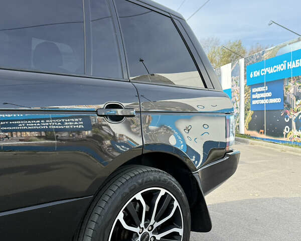 Чорний Ленд Ровер Рендж Ровер, об'ємом двигуна 4.37 л та пробігом 300 тис. км за 18999 $, фото 10 на Automoto.ua