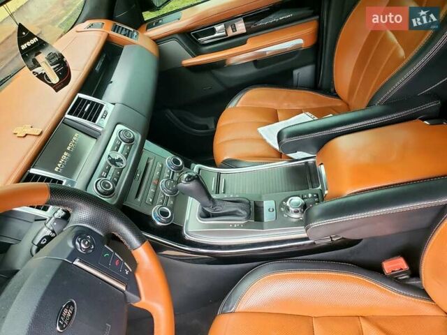 Черный Ленд Ровер Рендж Ровер, объемом двигателя 5 л и пробегом 235 тыс. км за 15000 $, фото 10 на Automoto.ua